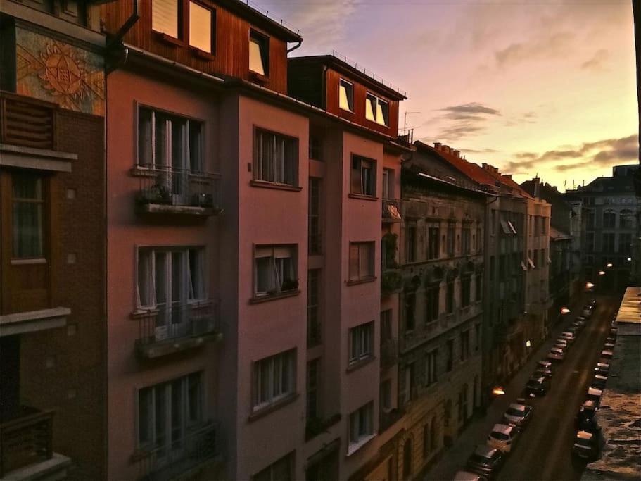 Bright And Cozy - City Center Apt Budapest Exteriör bild